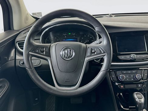 Used 2022 Buick Encore Preferred AWD/4WD image 17