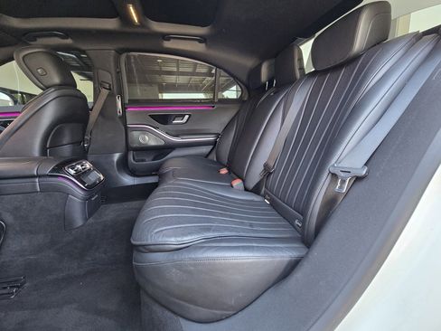 Used 2022 Mercedes-Benz S 500 S 500 w/ AMG Line Package image 17