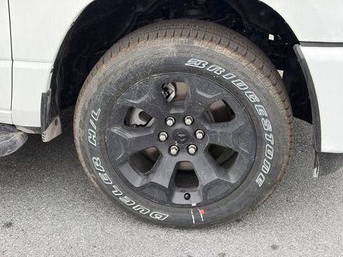 New 2026 RAM 1500 Express AWD/4WD image 10