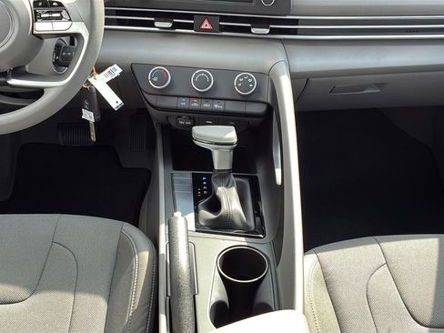 New 2026 Hyundai Elantra SE FWD image 21