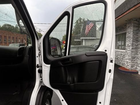 Used 2025 RAM ProMaster 2500 w/ Convenience Group FWD image 16