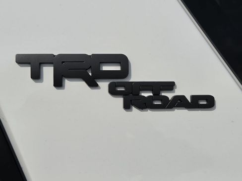 Used 2023 Toyota 4Runner TRD Off-Road Premium w/ Off Road Premium Plus Package AWD/4WD image 11
