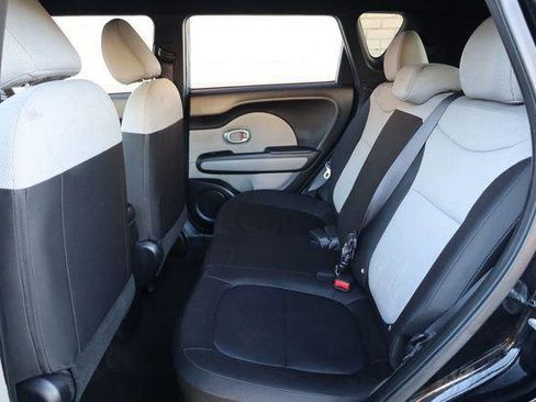 Used 2016 Kia Soul FWD image 18