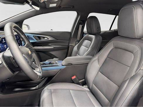 Used 2024 Chevrolet Equinox EV LT image 18