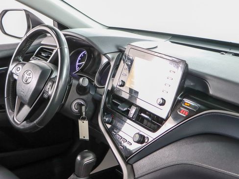 Used 2022 Toyota Camry SE FWD image 25