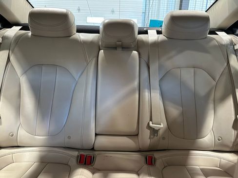 Used 2016 Chrysler 200 C FWD image 30