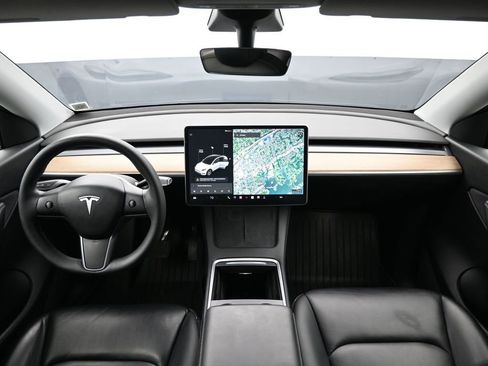 Used 2021 Tesla Model Y Long Range image 19