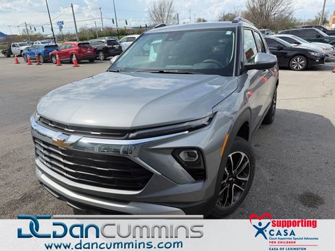 Used 2025 Chevrolet TrailBlazer LT image 1