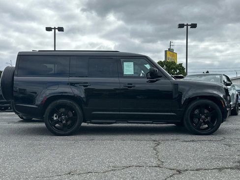 Certified 2025 Land Rover Defender 130 X-Dynamic SE AWD/4WD image 6