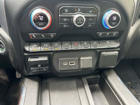 Used 2021 GMC Sierra 1500 SLT w/ SLT Convenience Package AWD/4WD image 14
