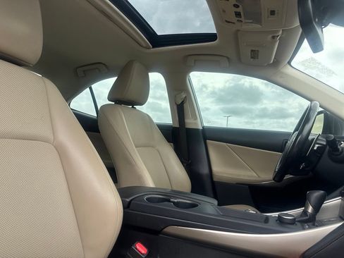 Used 2017 Lexus IS 200t w/ Premium Package RWD image 28