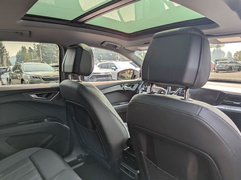 Used 2023 Audi Q4 e-tron Premium Plus w/ Premium Plus RWD image 39