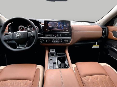 New 2026 Nissan Pathfinder Platinum FWD image 5