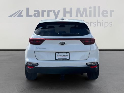 Used 2021 Kia Sportage LX image 4