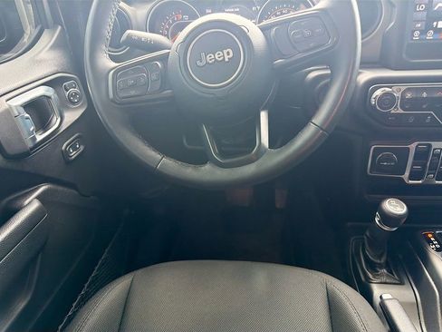 Used 2022 Jeep Wrangler Unlimited Sport AWD/4WD image 16
