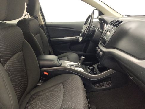 Used 2020 Dodge Journey SE w/ SE Popular Equipment Group FWD image 21