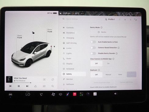 Used 2021 Tesla Model Y Long Range AWD/4WD image 29