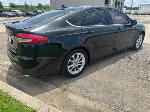Used 2019 Ford Fusion SE FWD image 6