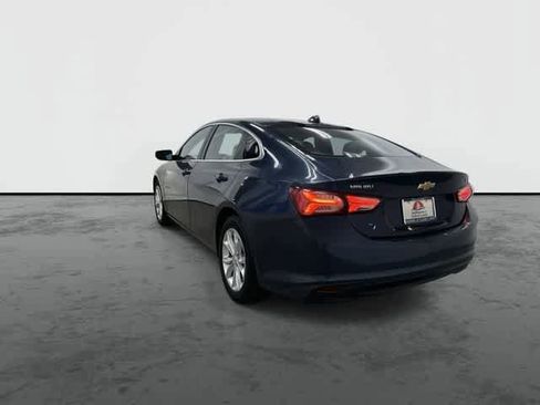 Used 2022 Chevrolet Malibu LT image 2