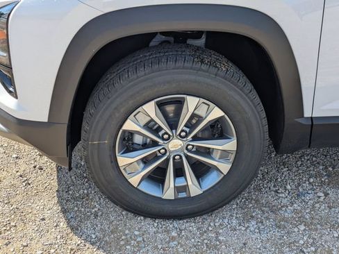 New 2026 Chevrolet Equinox LT w/ Safety and Technology Package FWD image 7