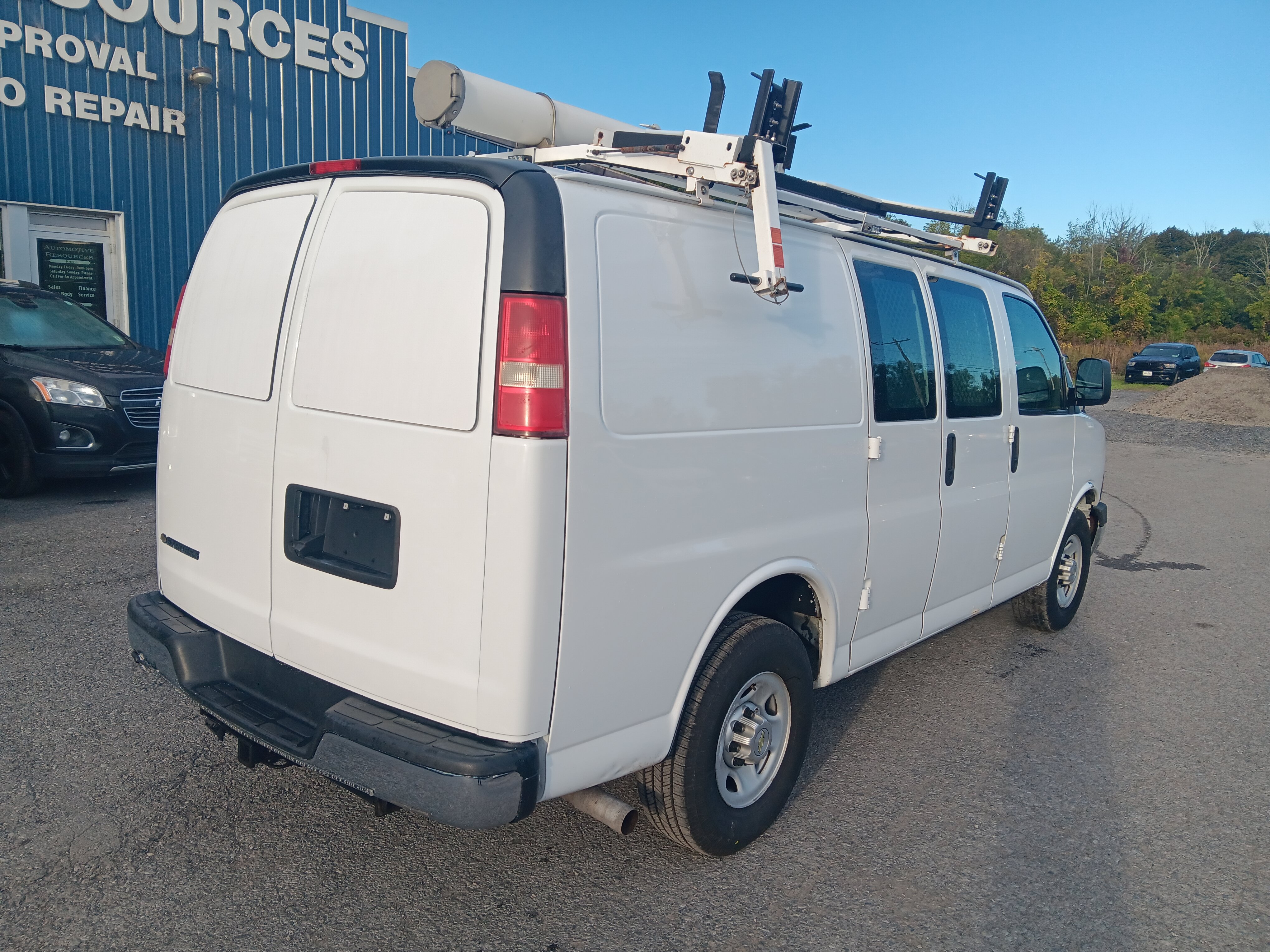 Used 2014 Chevrolet Express 2500 RWD image 5