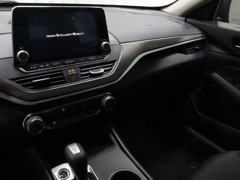 Certified 2025 Nissan Altima 2.5 SV image 30