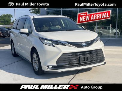 Used 2021 Toyota Sienna Limited