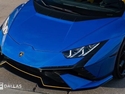 Used 2023 Lamborghini Huracan Tecnica image 6