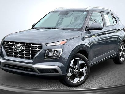 Used 2025 Hyundai Venue SEL