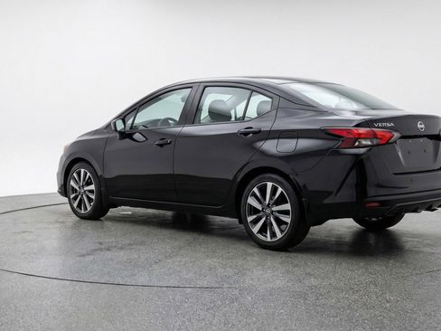 Used 2025 Nissan Versa SV image 6