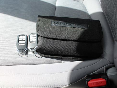 Used 2021 Honda Odyssey LX image 13