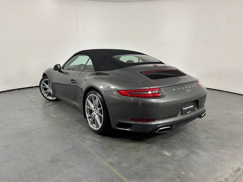 Used 2019 Porsche 911 Carrera RWD image 3