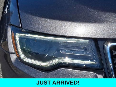 Used 2021 Jeep Grand Cherokee Limited w/ Premium Lighting Group image 9