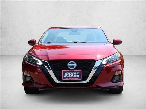 Used 2019 Nissan Altima 2.5 SL FWD image 2