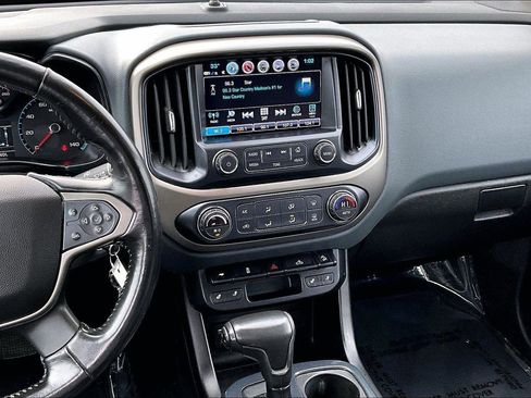 Used 2018 Chevrolet Colorado Z71 image 7