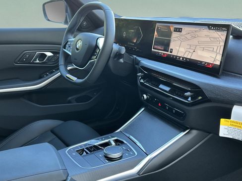 Used 2026 BMW 330i Sedan w/ Premium Package image 25