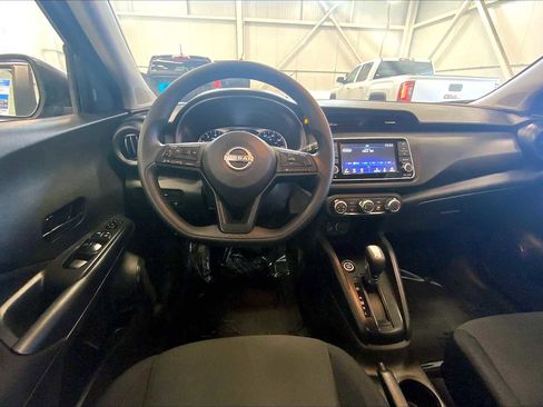 Used 2024 Nissan Kicks S image 5