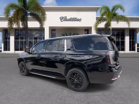 Certified 2025 Chevrolet Suburban LT w/ Comfort Package RWD image 10