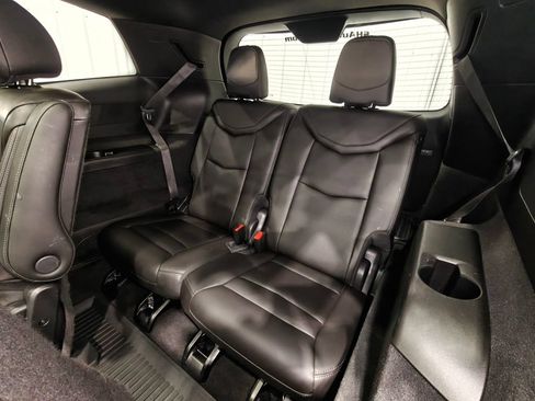 Used 2022 Cadillac XT6 Premium Luxury w/ LPO, Floor Liner Package AWD/4WD image 31