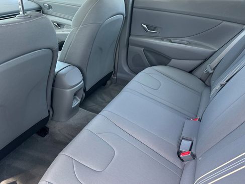 Certified 2025 Hyundai Elantra Sport FWD image 15