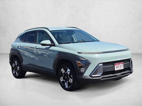 Used 2024 Hyundai Kona SEL AWD/4WD image 3