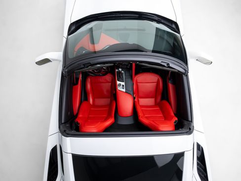 Used 2018 Chevrolet Corvette Stingray Coupe w/ 2LT Preferred Equipment Group image 15