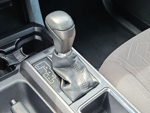 Used 2018 Toyota Tacoma TRD Off-Road AWD/4WD image 22