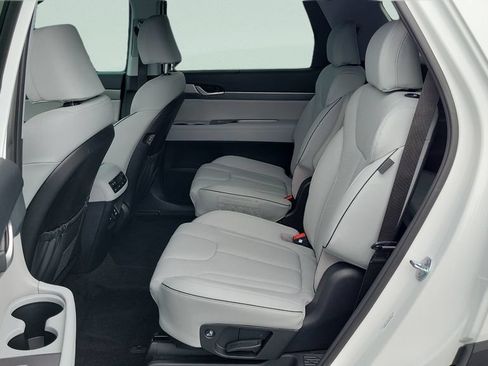 Used 2025 Hyundai Palisade SEL FWD image 13