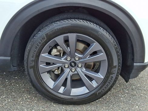 Certified 2023 Ford Explorer XLT w/ Equipment Group 202A AWD/4WD image 8