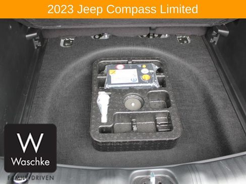 Used 2023 Jeep Compass Limited w/ Elite Group AWD/4WD image 17