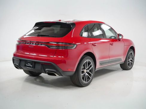 Used 2026 Porsche Macan AWD/4WD image 10