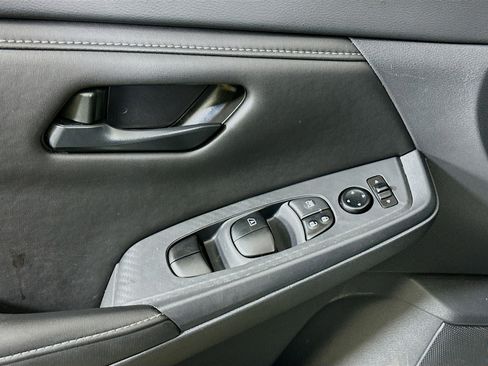 Used 2025 Nissan Sentra S image 15