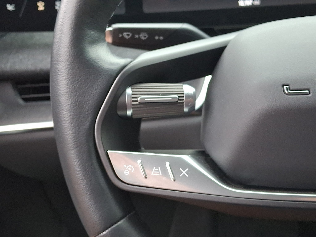 Used 2025 Lucid Air Touring AWD/4WD image 20