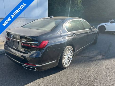 Used 2020 BMW 740i xDrive AWD/4WD image 2